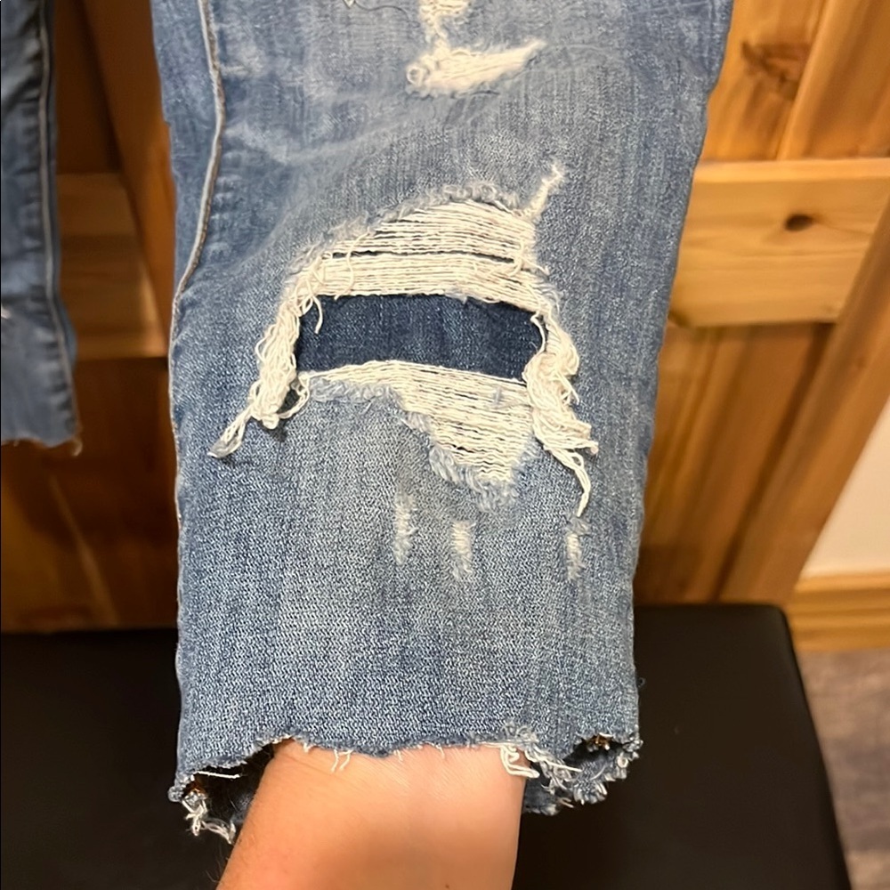American Eagle Outfitters Ripped Light Blue Cropped Jeans - Picture 3 of 8